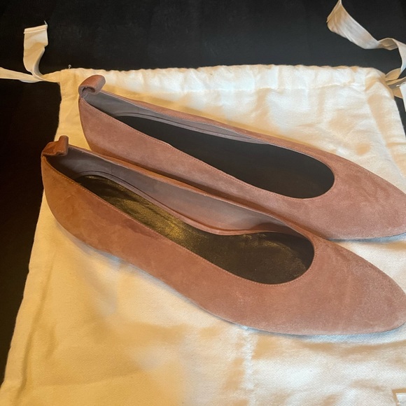 THE ROW Lady D Flat Ballerina Pale Flamingo 40.5/10.5 Original $795 Purchase$587 - Picture 3 of 7